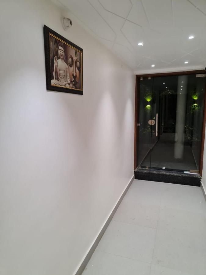 אמריצר City View With Garden -5 Mins Walk From Golden Temple מראה חיצוני תמונה