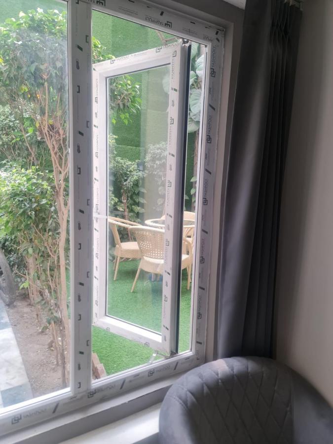 אמריצר City View With Garden -5 Mins Walk From Golden Temple מראה חיצוני תמונה
