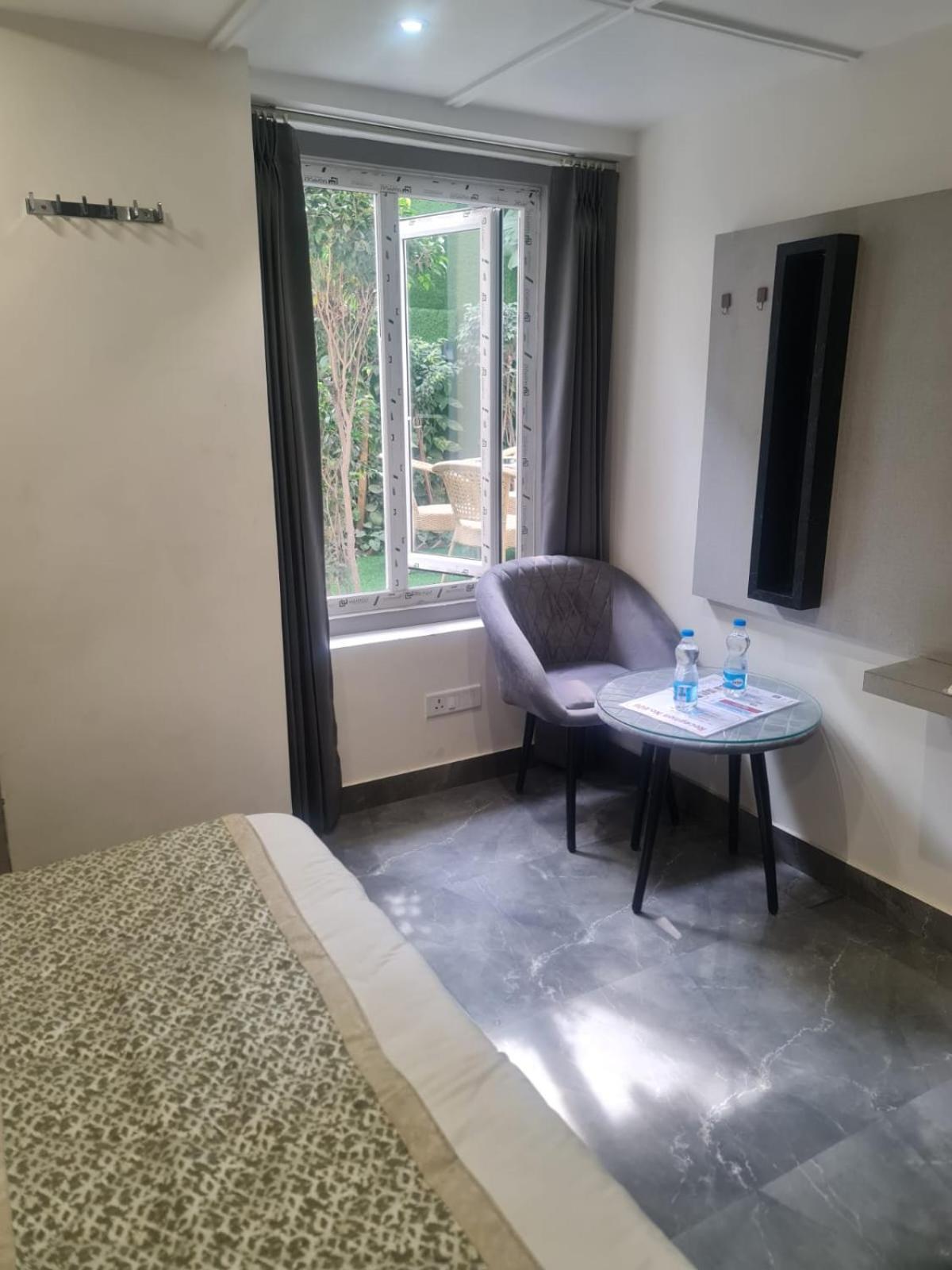 אמריצר City View With Garden -5 Mins Walk From Golden Temple מראה חיצוני תמונה