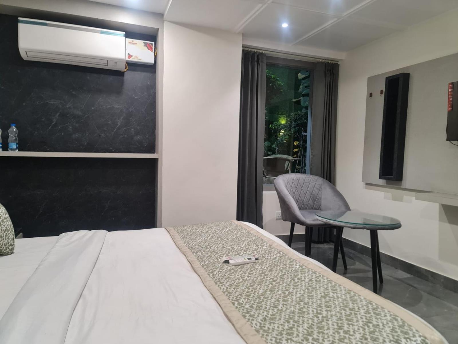 אמריצר City View With Garden -5 Mins Walk From Golden Temple מראה חיצוני תמונה